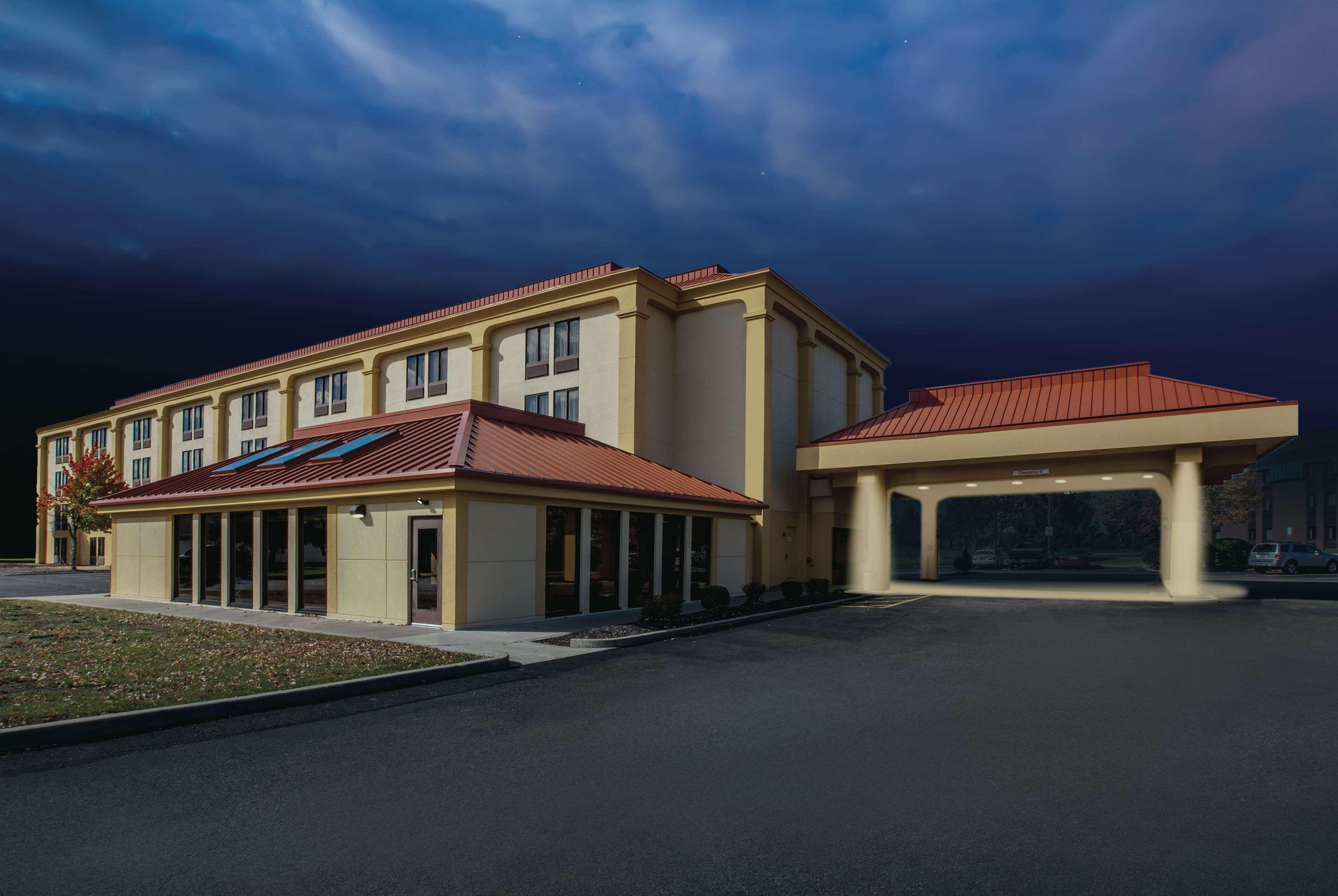 Country Inn & Suites By Radisson, Canton Near Hall Of Fame North Canton Exterior foto